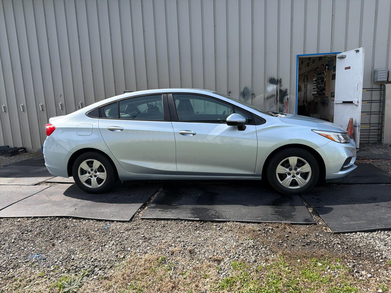 Chevrolet Cruze 4dr Sdn 1.4L LS w/1SB 2017