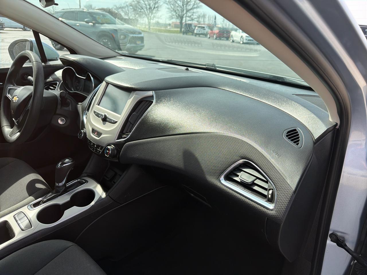 Chevrolet Cruze 4dr Sdn 1.4L LS w/1SB 2017