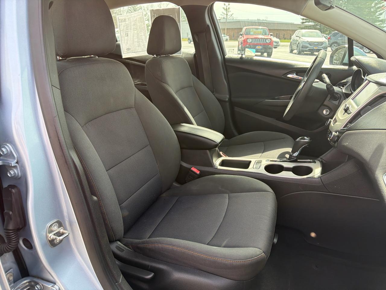 Chevrolet Cruze 4dr Sdn 1.4L LS w/1SB 2017