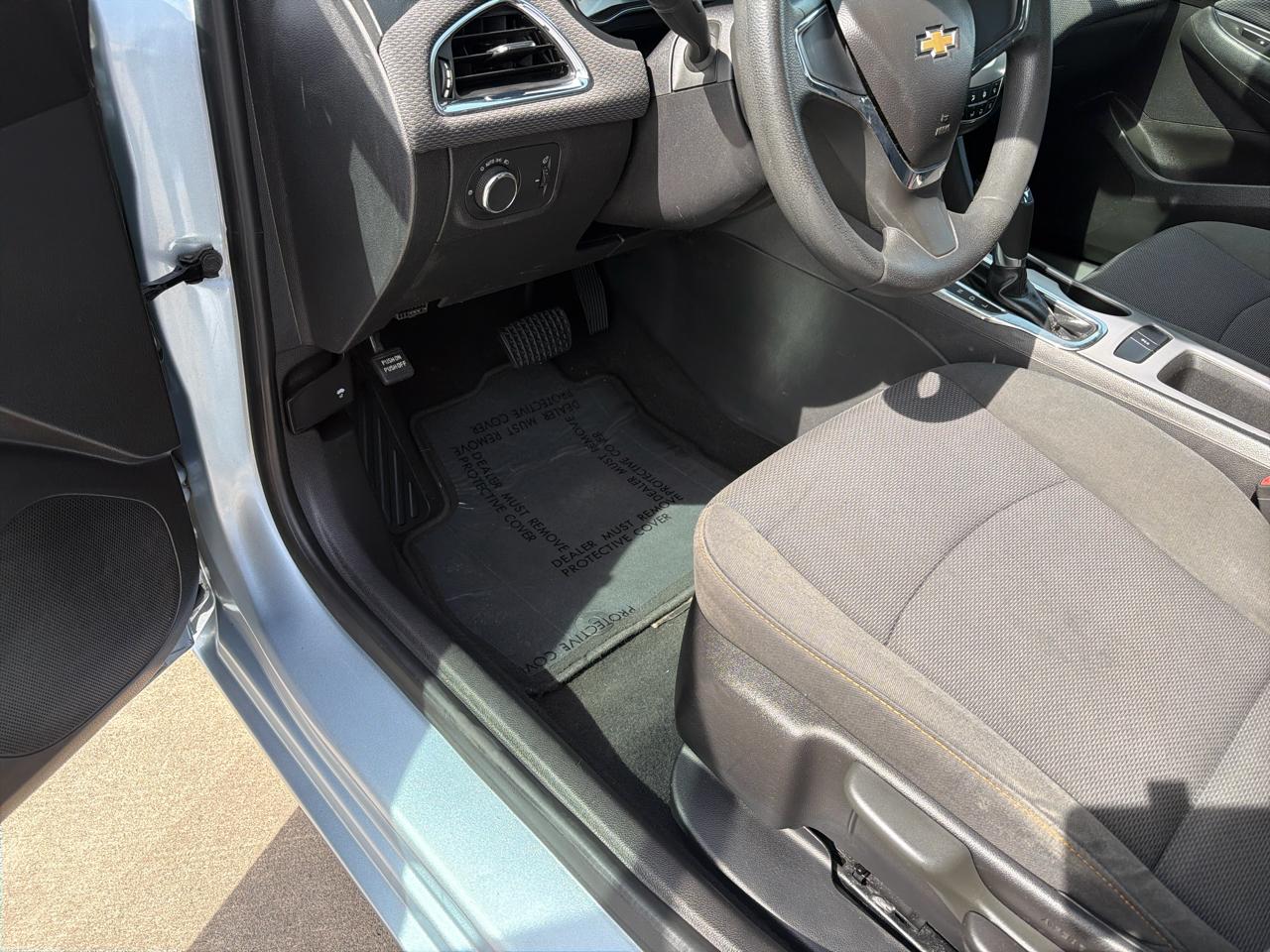 Chevrolet Cruze 4dr Sdn 1.4L LS w/1SB 2017