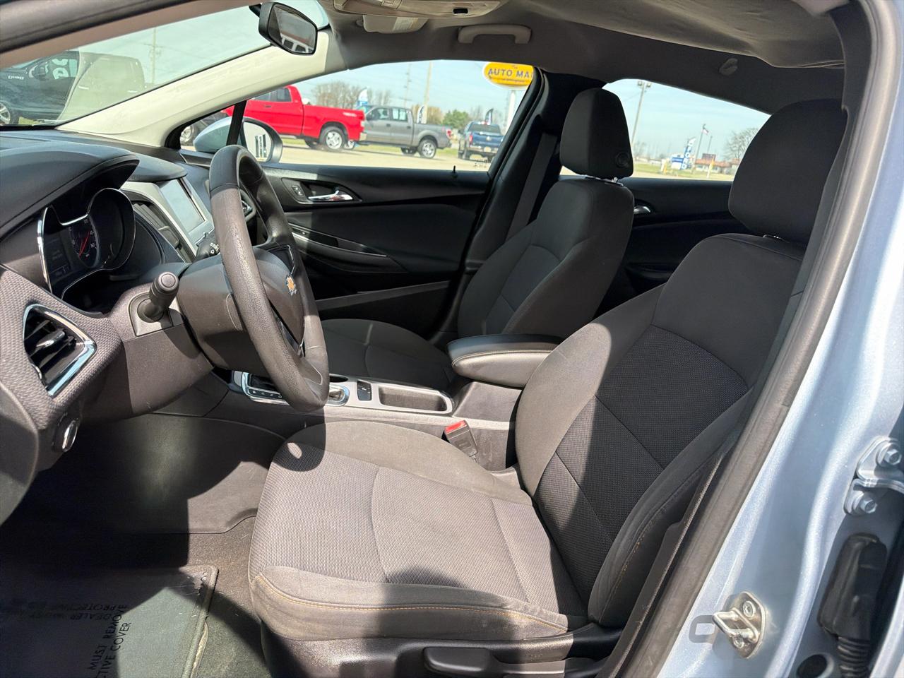 Chevrolet Cruze 4dr Sdn 1.4L LS w/1SB 2017