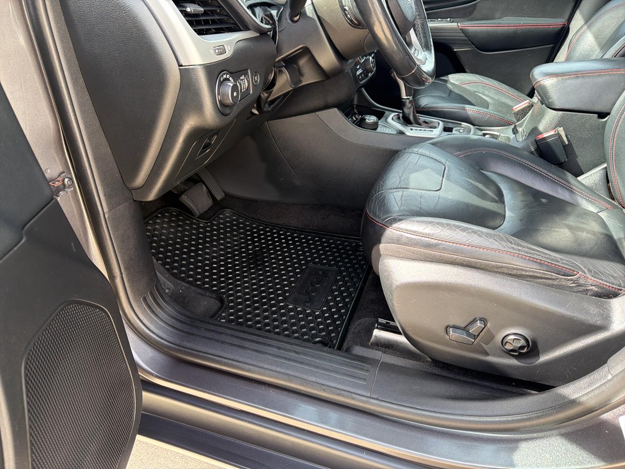 Jeep Cherokee 4WD 4dr Trailhawk 2015