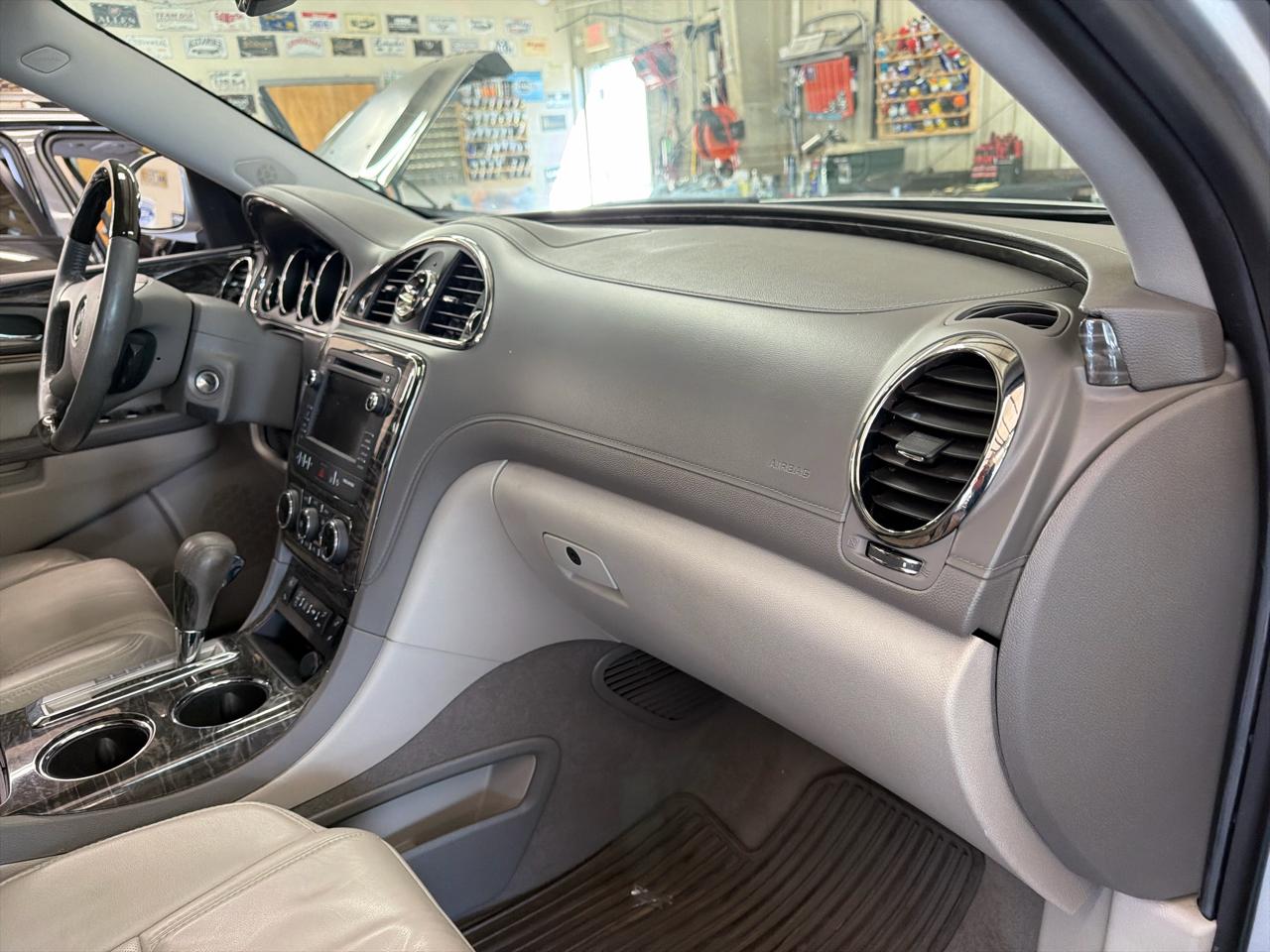 Buick Enclave FWD 4dr Leather 2014