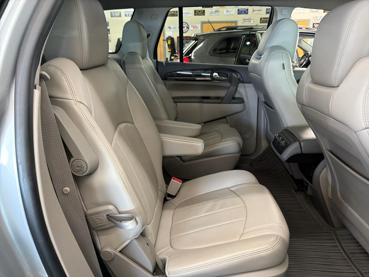 Buick Enclave FWD 4dr Leather 2014