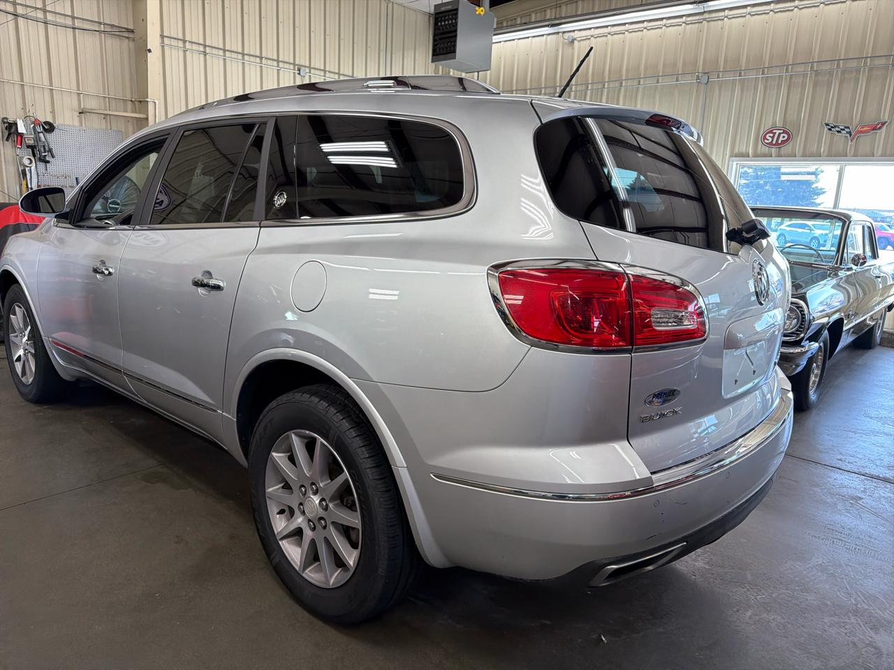 Buick Enclave FWD 4dr Leather 2014