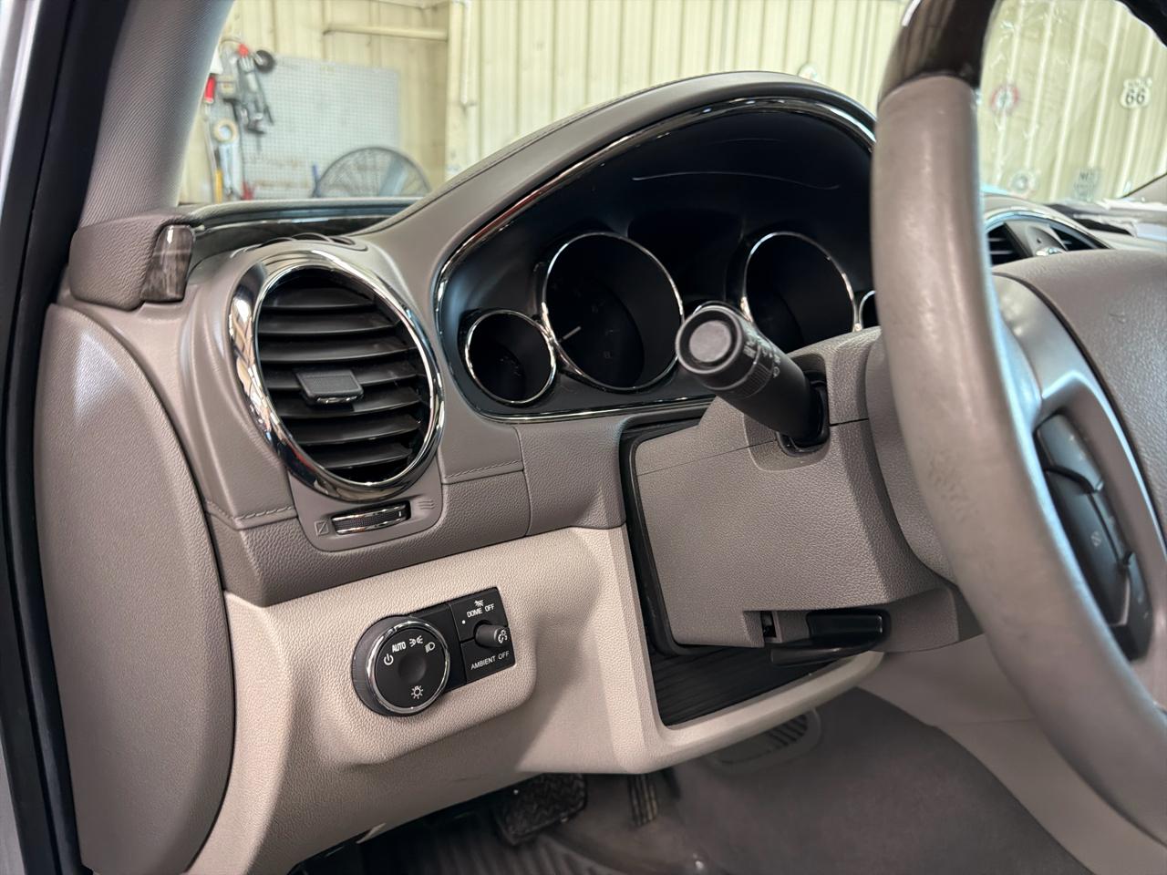 Buick Enclave FWD 4dr Leather 2014