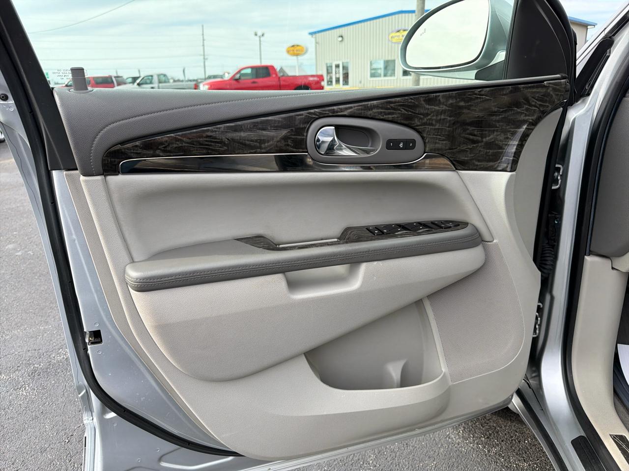 Buick Enclave FWD 4dr Leather 2014