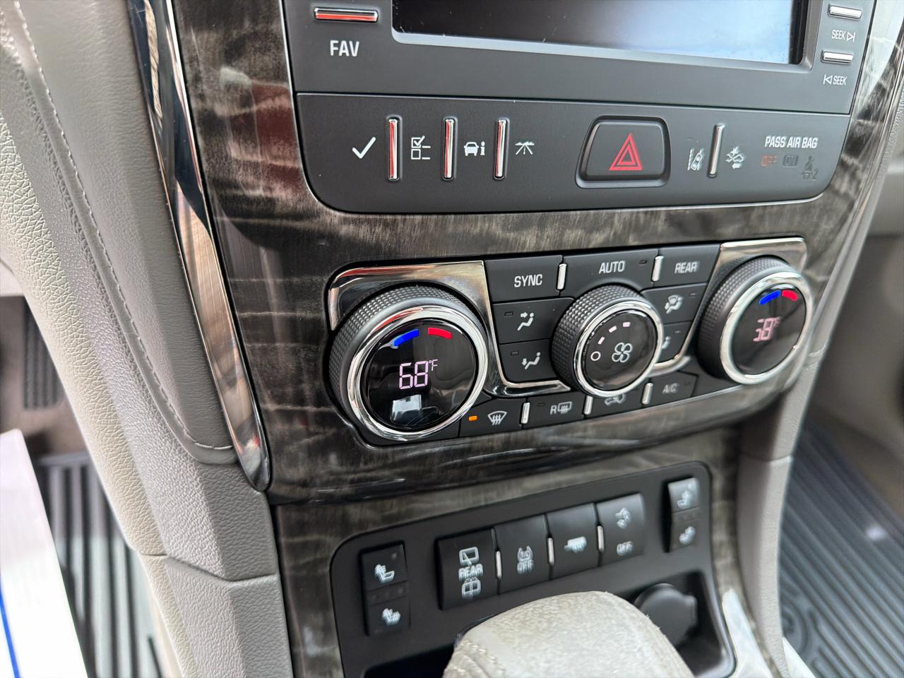 Buick Enclave FWD 4dr Leather 2014