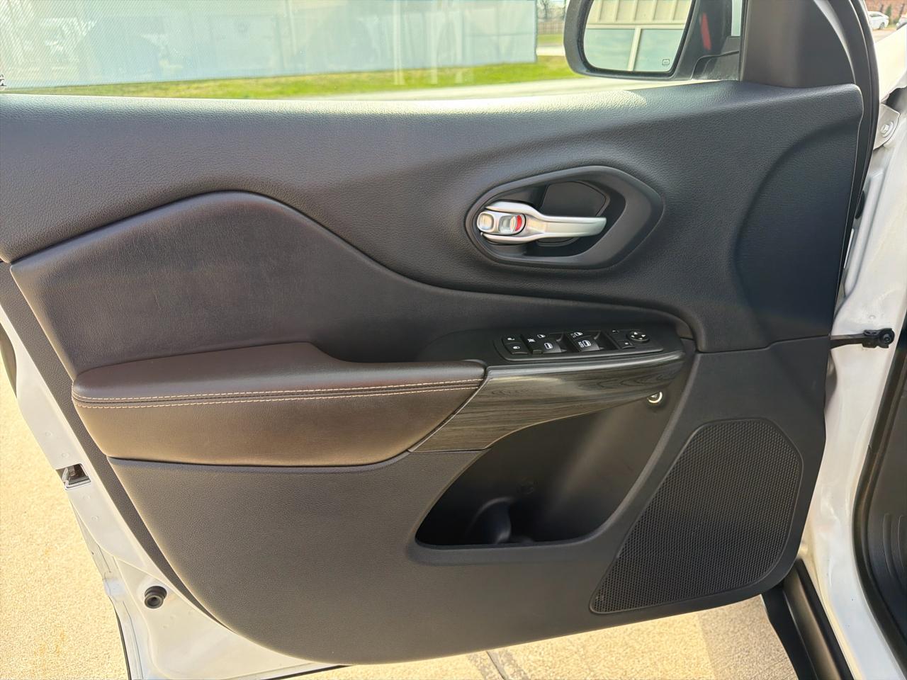 Jeep Cherokee FWD 4dr Limited 2015