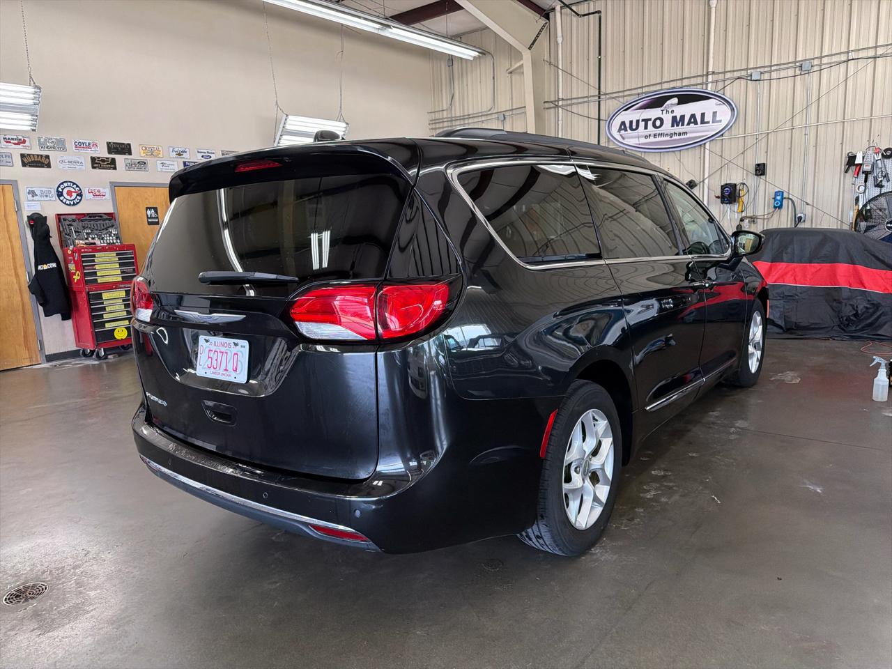 Chrysler Pacifica Touring-L FWD 2017