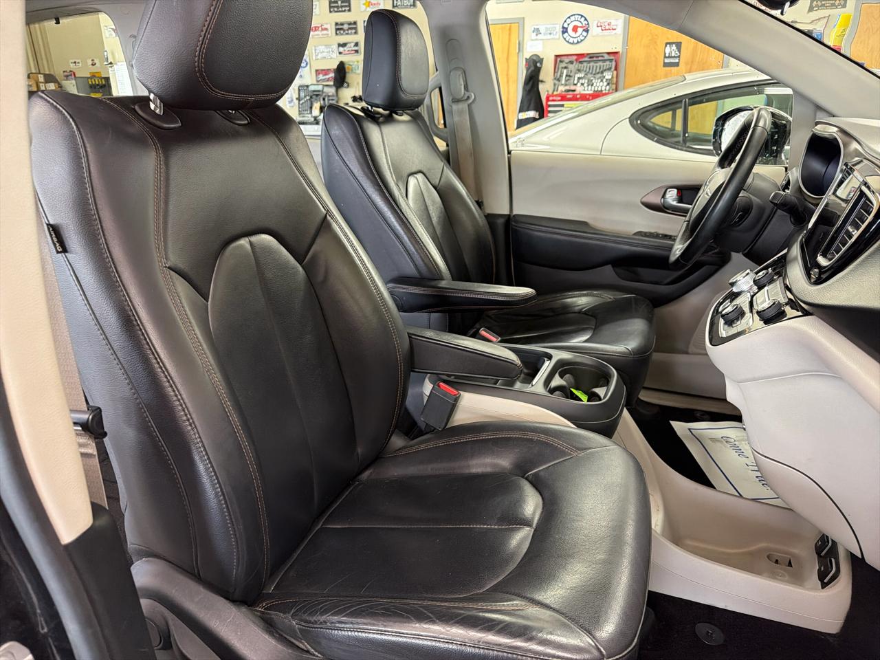 Chrysler Pacifica Touring-L FWD 2017