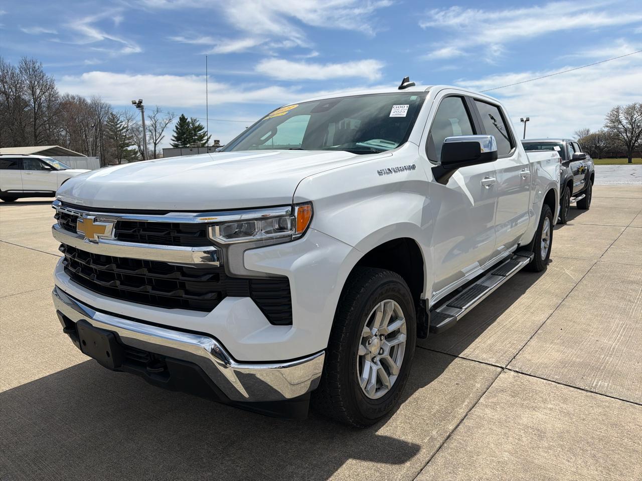 Chevrolet Silverado 1500 4WD Crew Cab 147" LT w/1LT 2023