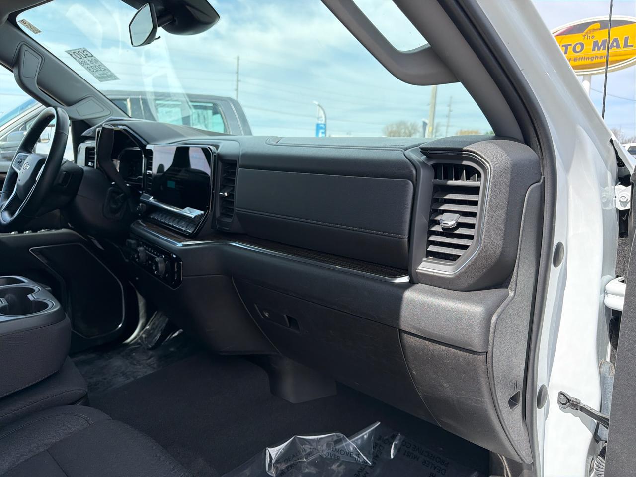 Chevrolet Silverado 1500 4WD Crew Cab 147" LT w/1LT 2023