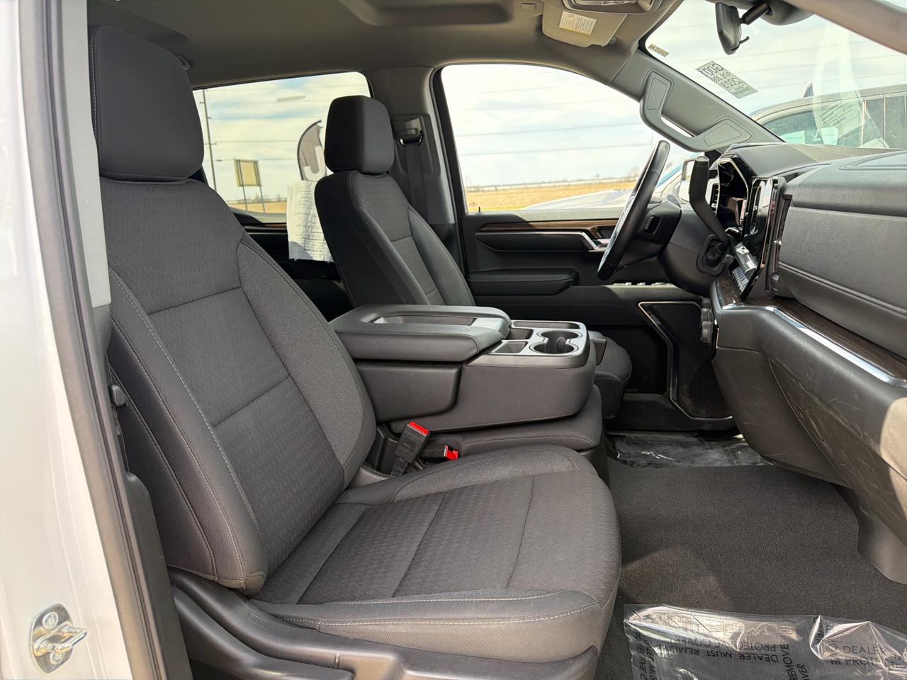 Chevrolet Silverado 1500 4WD Crew Cab 147" LT w/1LT 2023