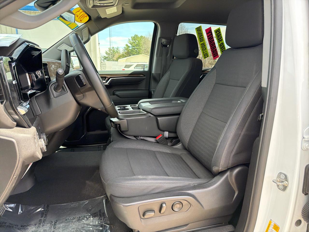 Chevrolet Silverado 1500 4WD Crew Cab 147" LT w/1LT 2023