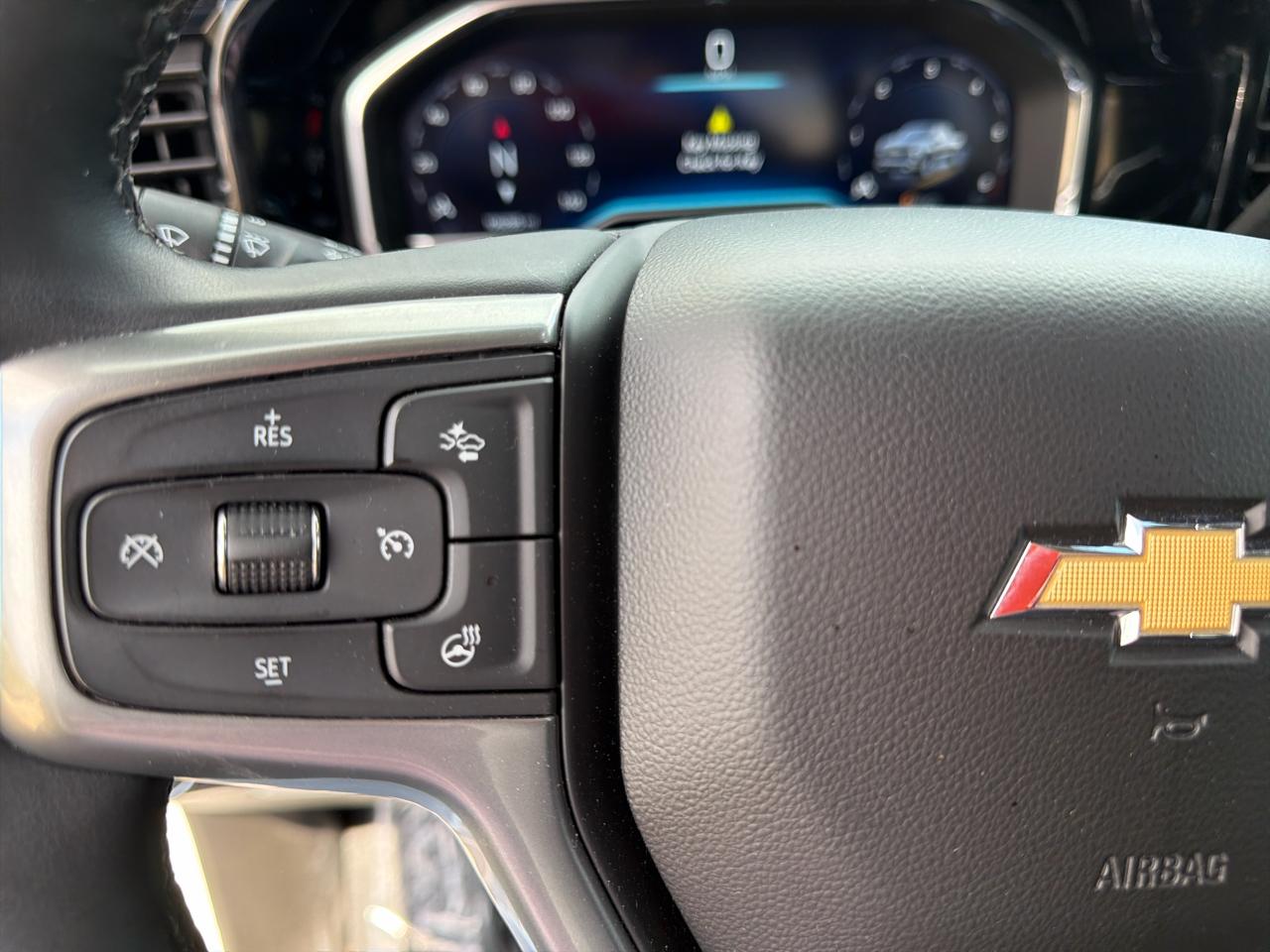 Chevrolet Silverado 1500 4WD Crew Cab 147" LT w/1LT 2023