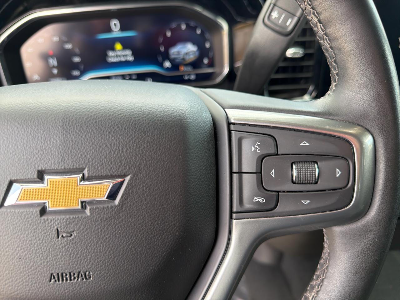 Chevrolet Silverado 1500 4WD Crew Cab 147" LT w/1LT 2023