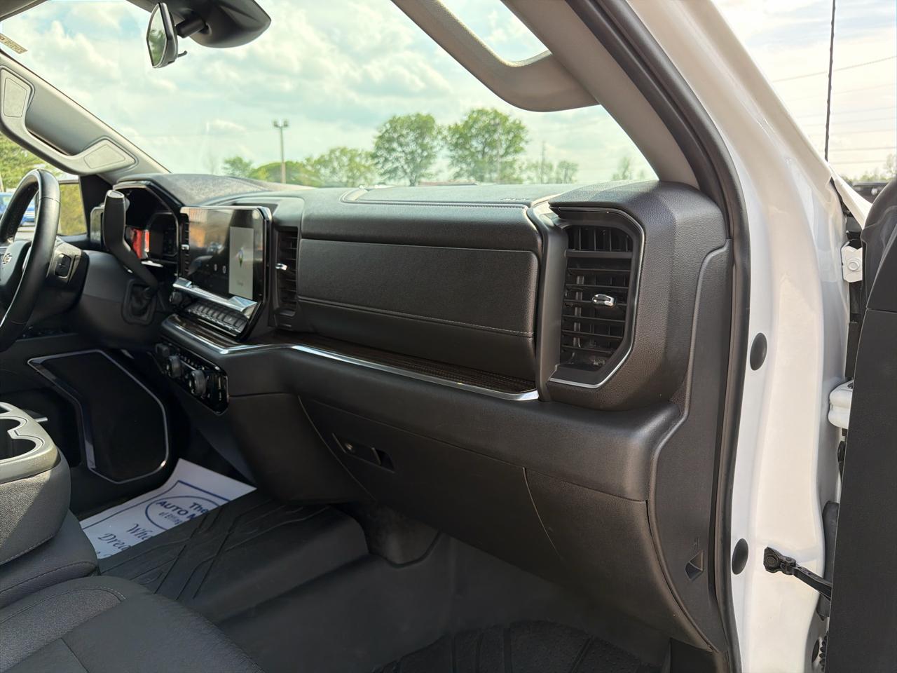 Chevrolet Silverado 1500 4WD Crew Cab 147" LT w/1LT 2023