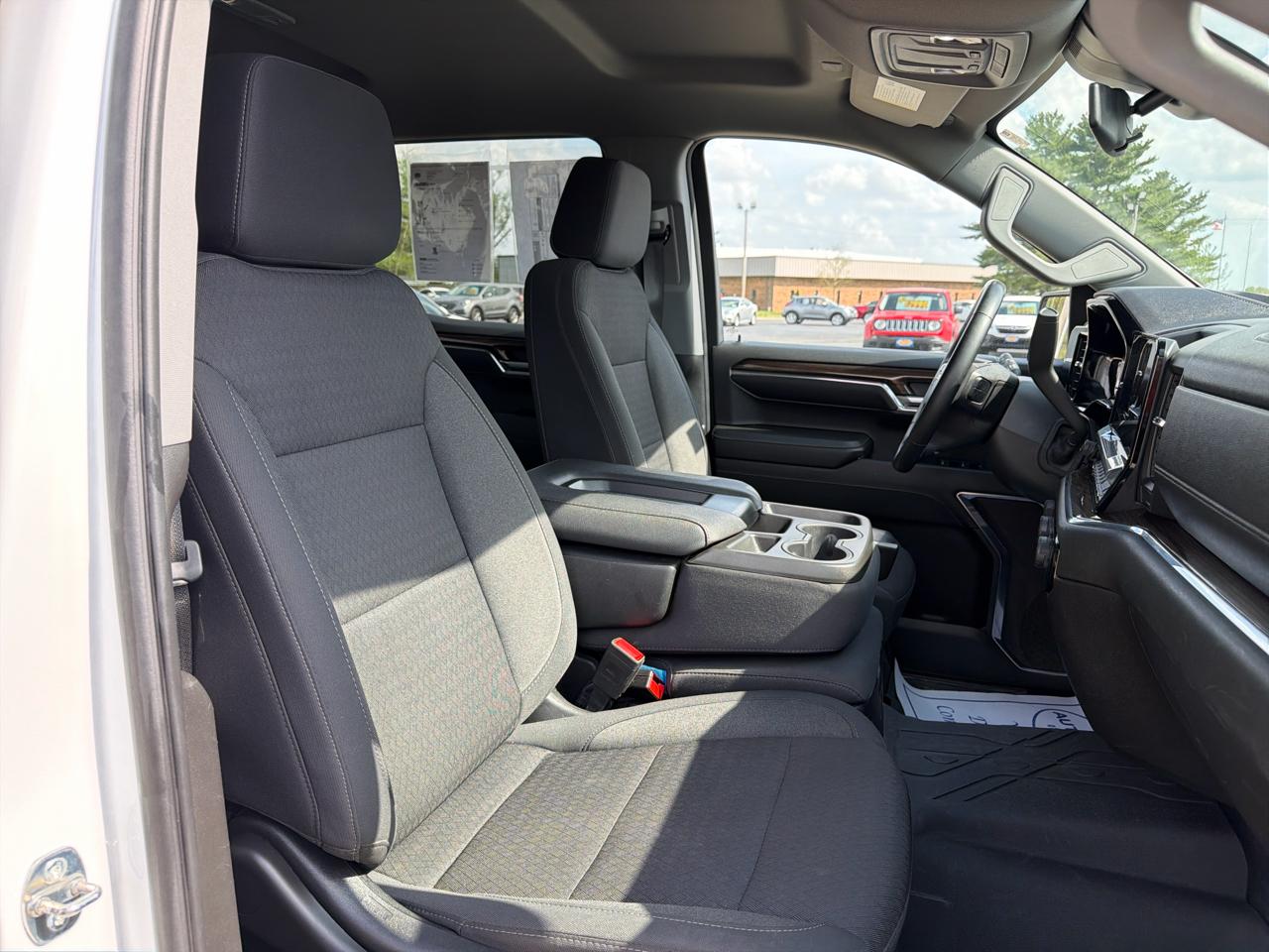 Chevrolet Silverado 1500 4WD Crew Cab 147" LT w/1LT 2023