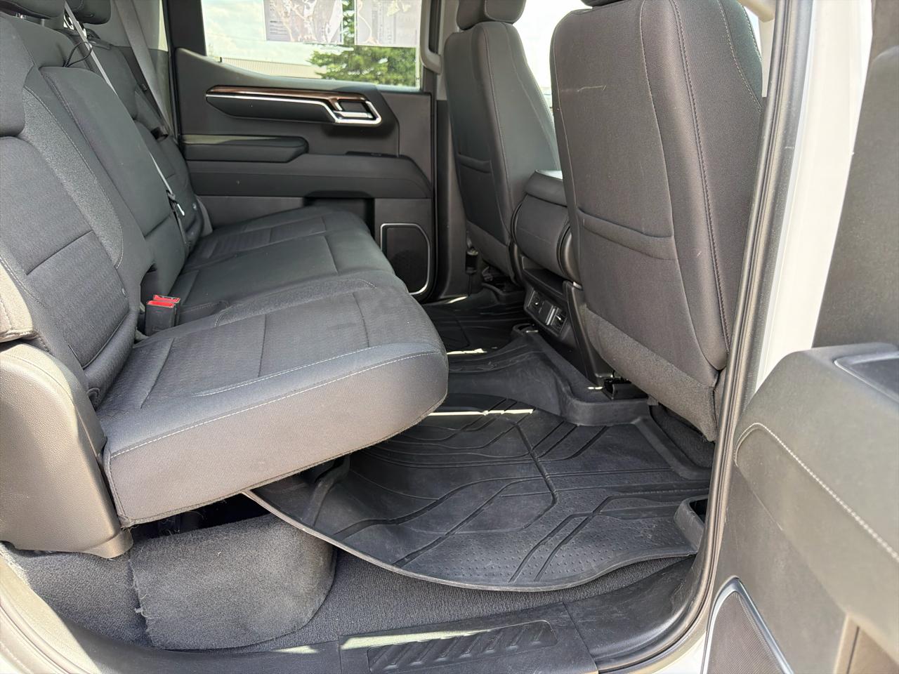 Chevrolet Silverado 1500 4WD Crew Cab 147" LT w/1LT 2023