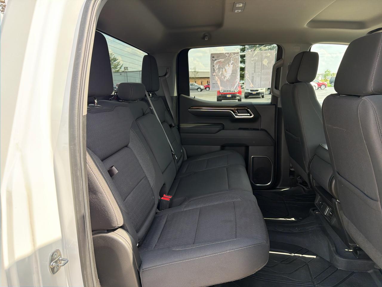Chevrolet Silverado 1500 4WD Crew Cab 147" LT w/1LT 2023