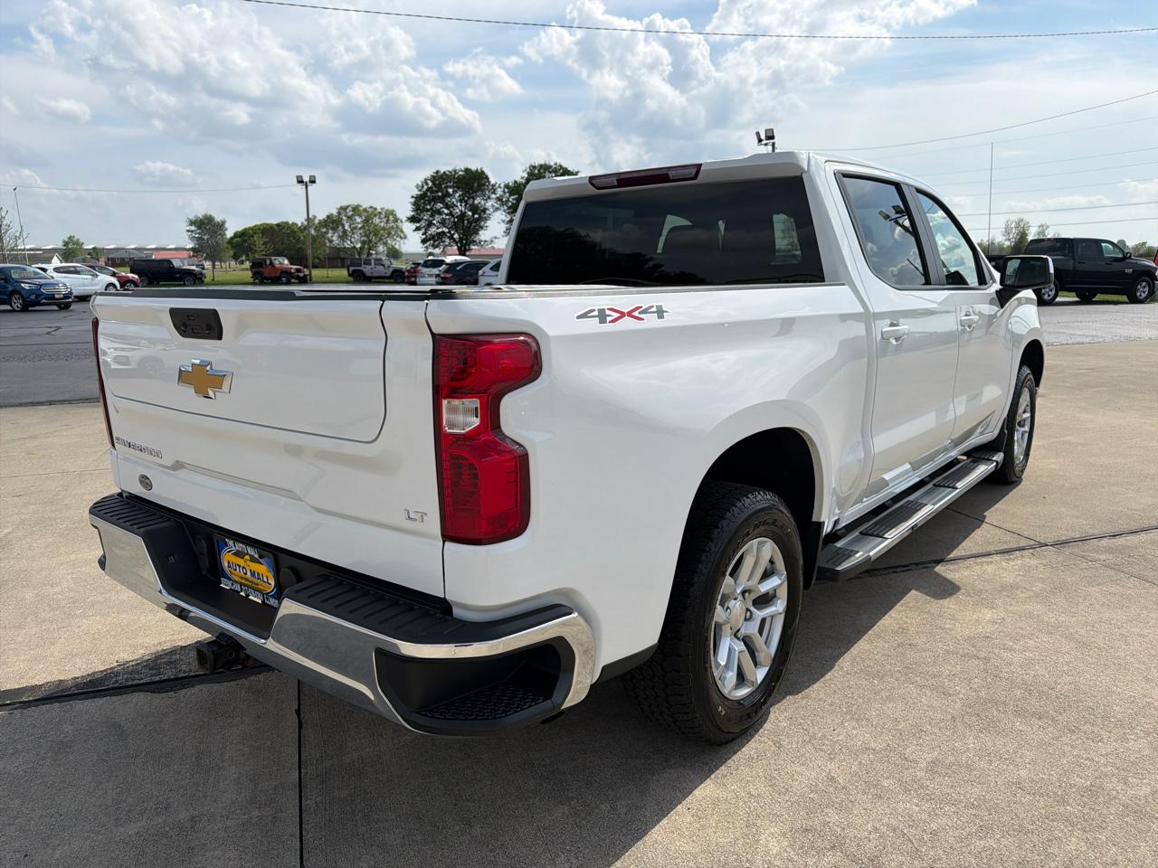 Chevrolet Silverado 1500 4WD Crew Cab 147" LT w/1LT 2023