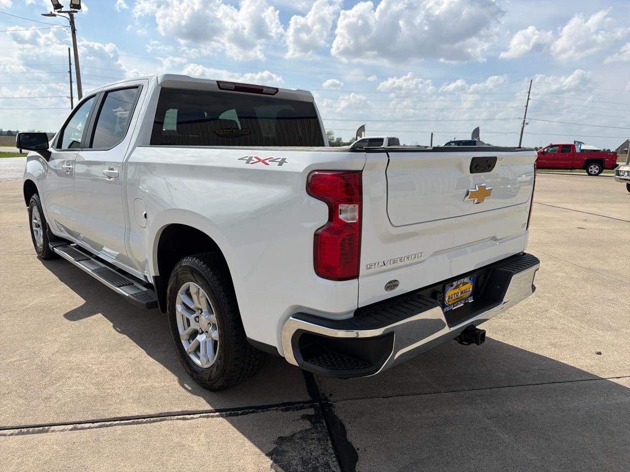 Chevrolet Silverado 1500 4WD Crew Cab 147" LT w/1LT 2023