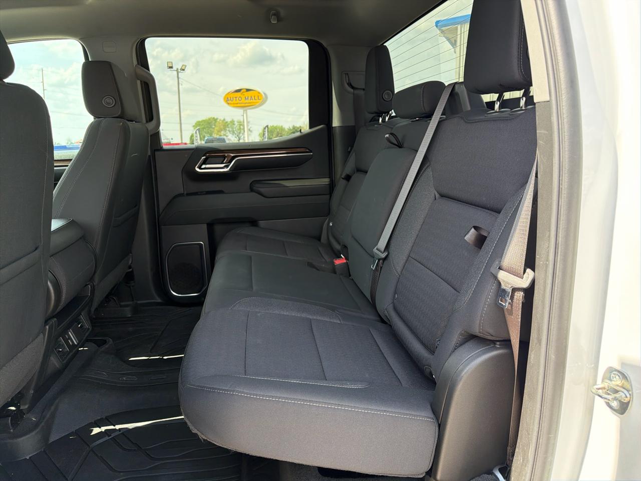 Chevrolet Silverado 1500 4WD Crew Cab 147" LT w/1LT 2023