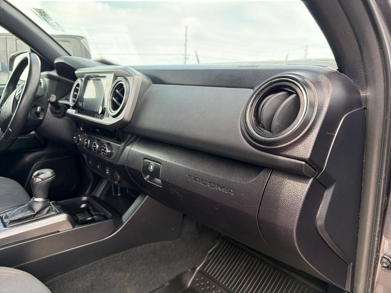 Toyota Tacoma 4WD Double Cab V6 AT TRD Off Road (Natl) 2017