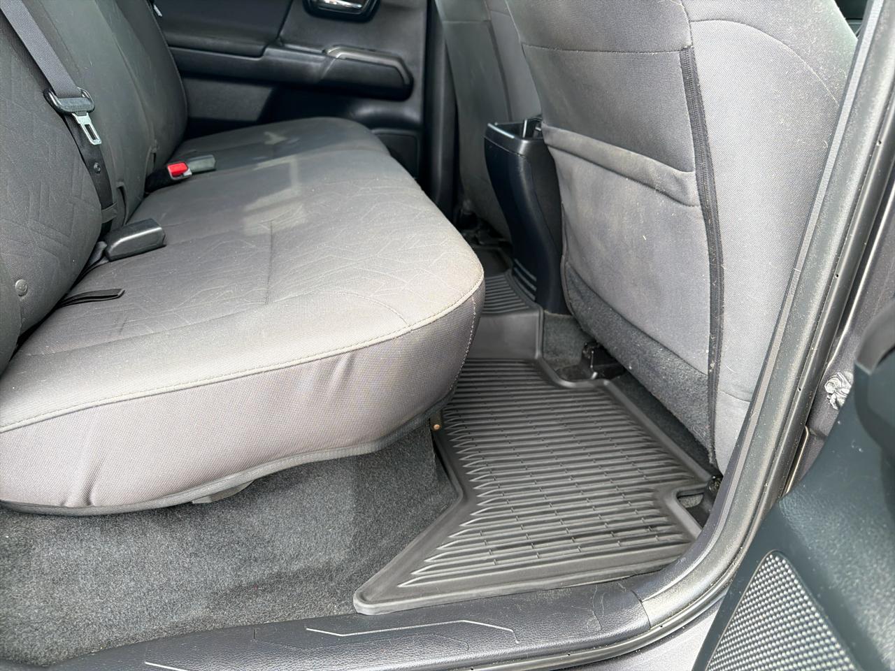 Toyota Tacoma 4WD Double Cab V6 AT TRD Off Road (Natl) 2017