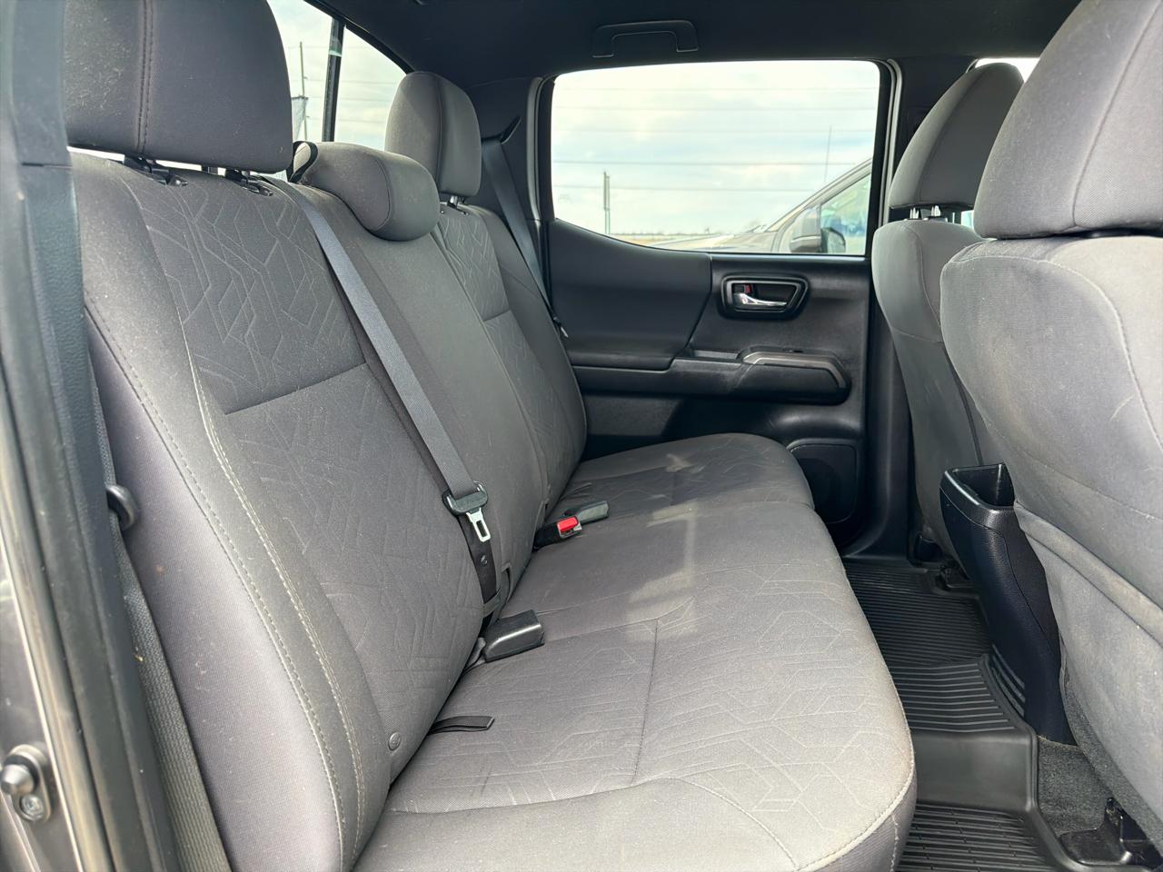 Toyota Tacoma 4WD Double Cab V6 AT TRD Off Road (Natl) 2017