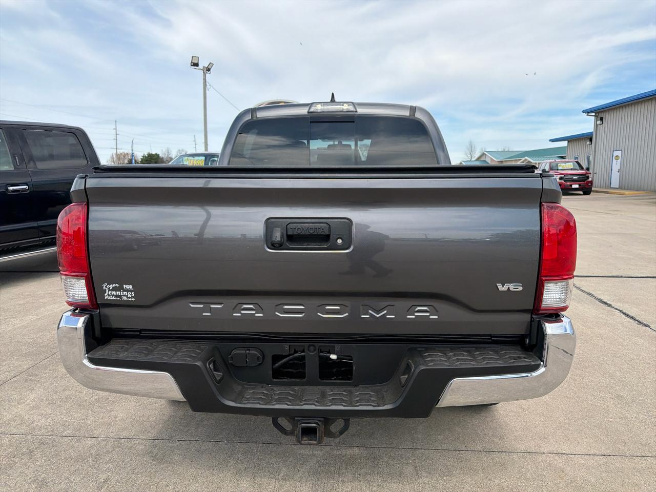 Toyota Tacoma 4WD Double Cab V6 AT TRD Off Road (Natl) 2017