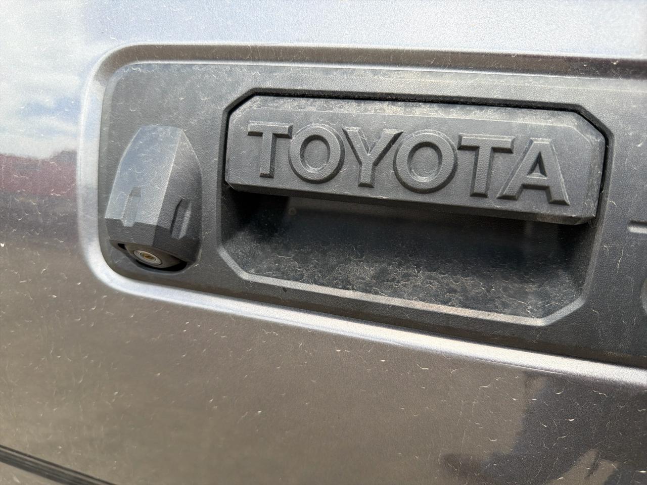 Toyota Tacoma 4WD Double Cab V6 AT TRD Off Road (Natl) 2017