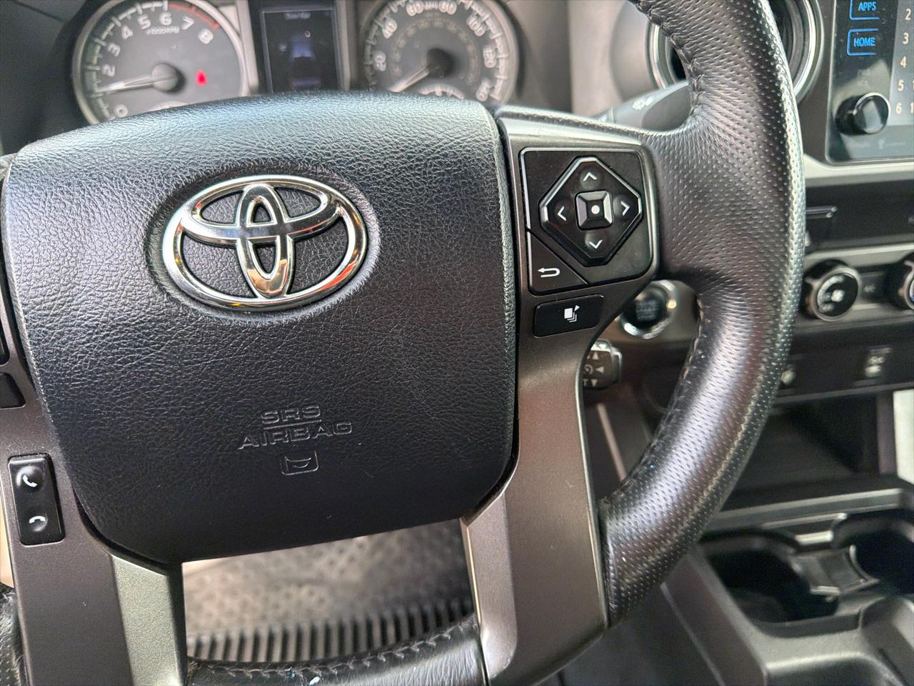 Toyota Tacoma 4WD Double Cab V6 AT TRD Off Road (Natl) 2017