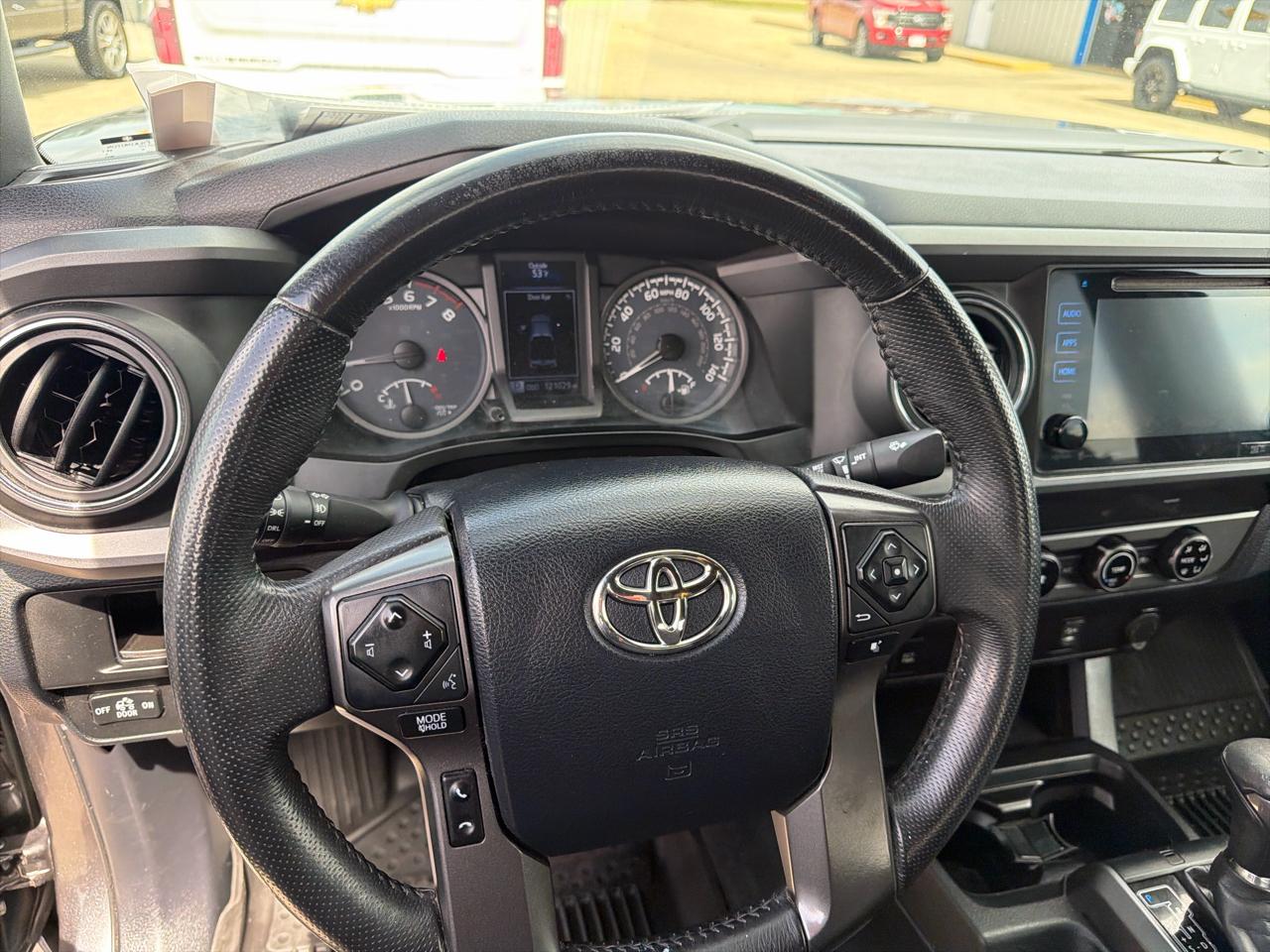 Toyota Tacoma 4WD Double Cab V6 AT TRD Off Road (Natl) 2017