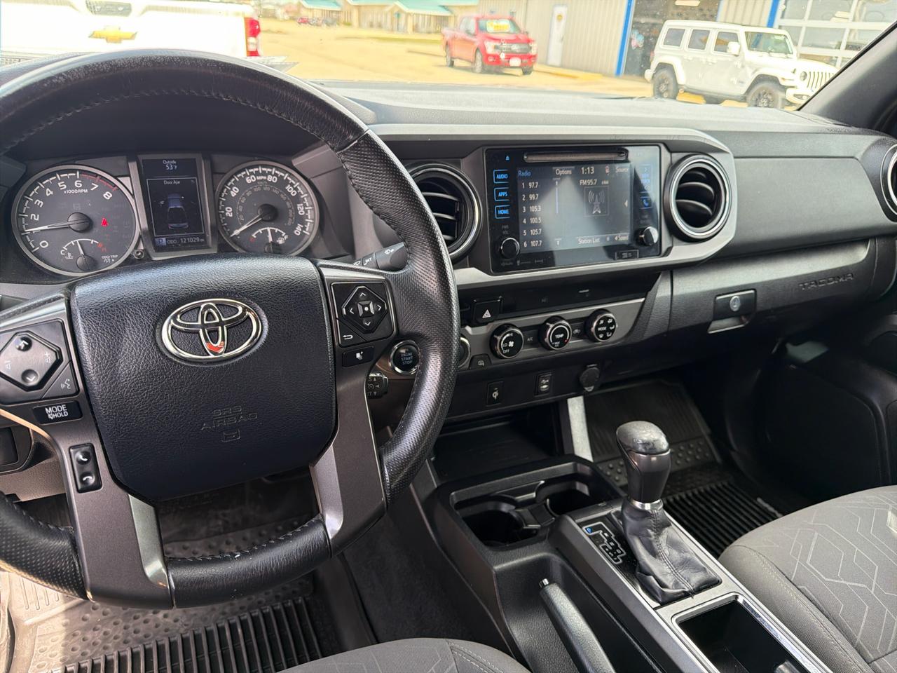 Toyota Tacoma 4WD Double Cab V6 AT TRD Off Road (Natl) 2017