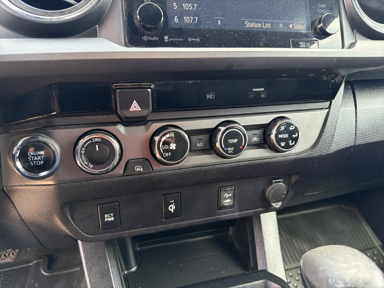 Toyota Tacoma 4WD Double Cab V6 AT TRD Off Road (Natl) 2017