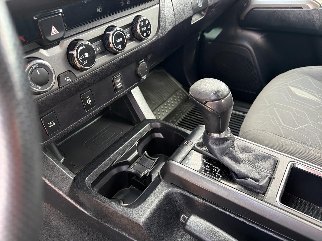 Toyota Tacoma 4WD Double Cab V6 AT TRD Off Road (Natl) 2017