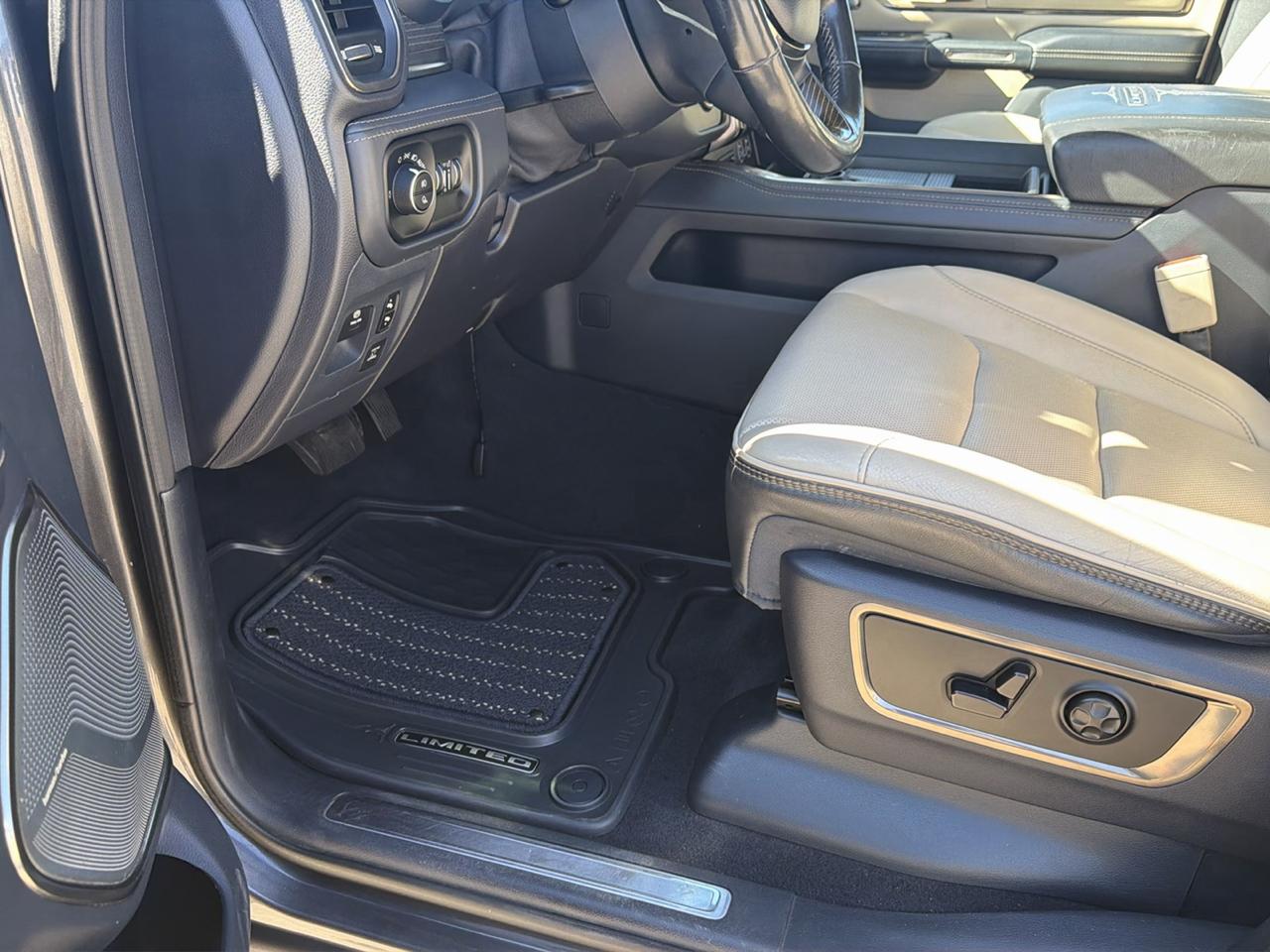 RAM 1500 Limited 4x4 Crew Cab 5'7" Box 2019