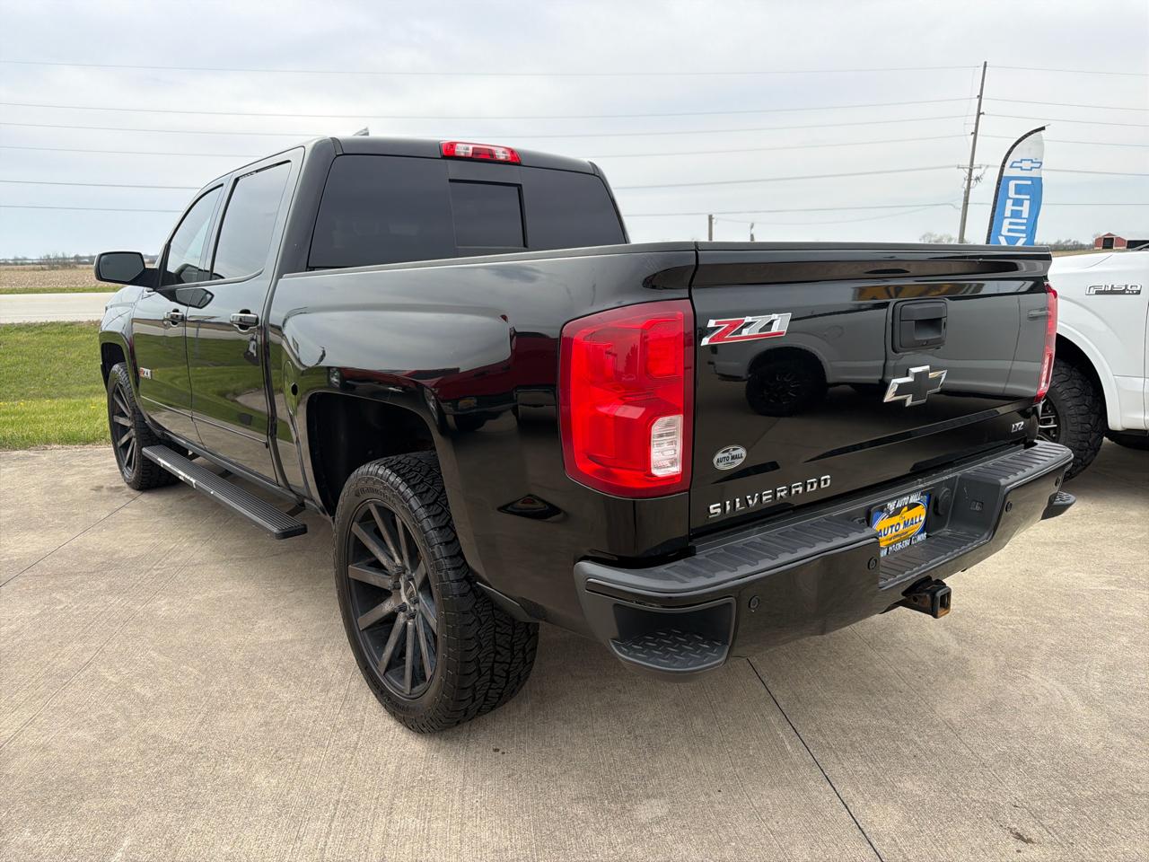 Chevrolet Silverado 1500 4WD Crew Cab 143.5" LTZ w/2LZ 2017
