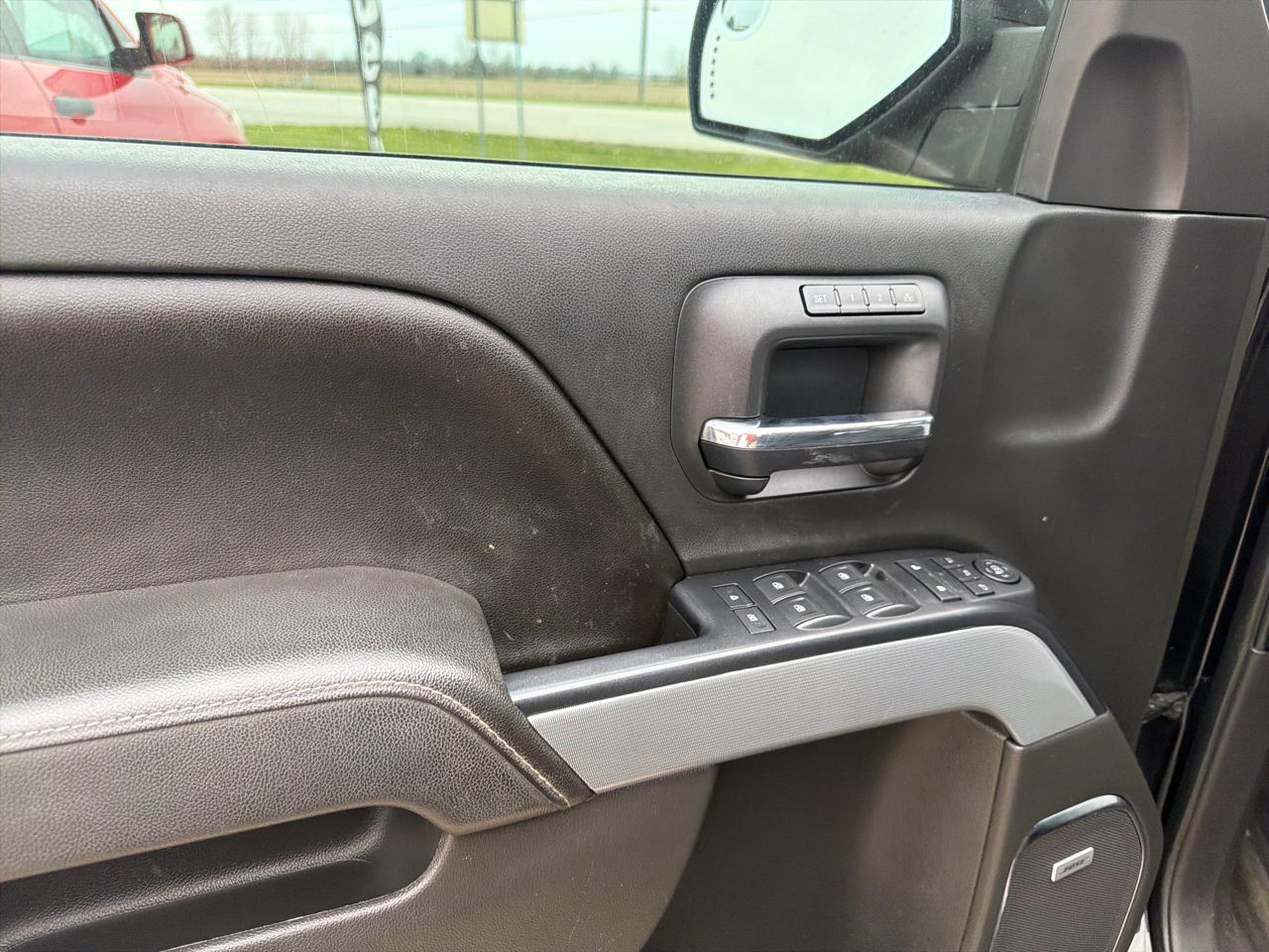 Chevrolet Silverado 1500 4WD Crew Cab 143.5" LTZ w/2LZ 2017