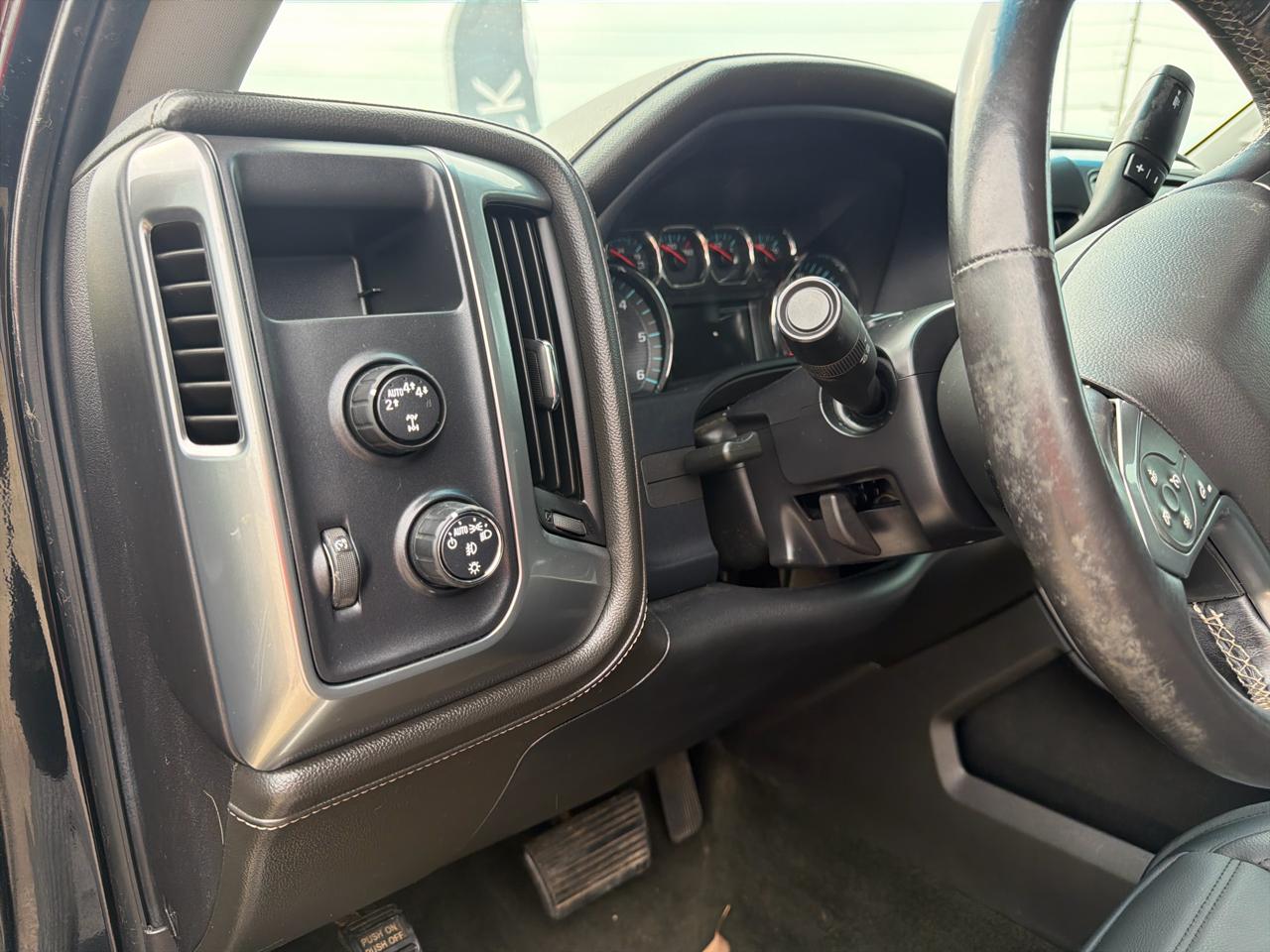 Chevrolet Silverado 1500 4WD Crew Cab 143.5" LTZ w/2LZ 2017