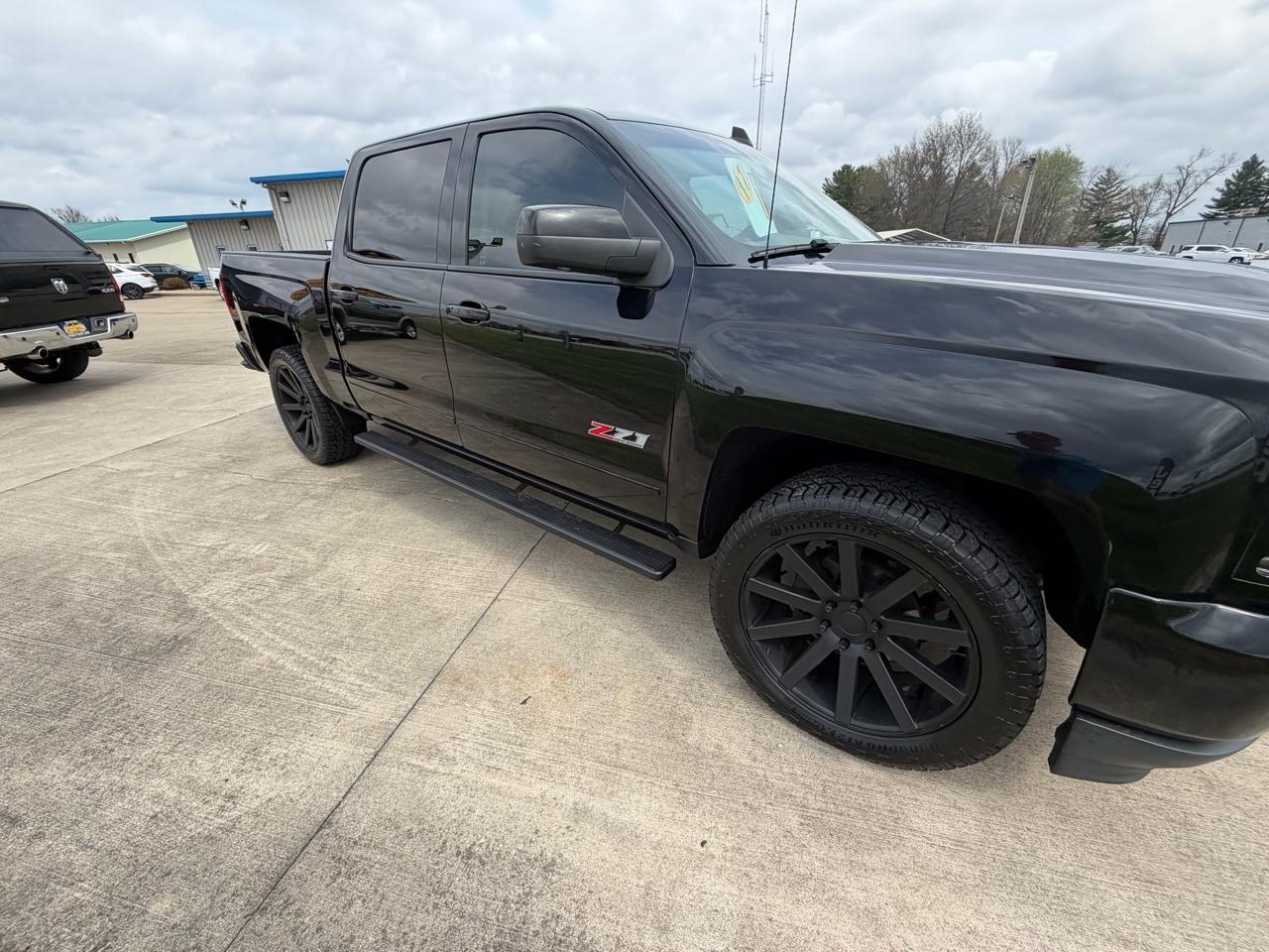 Chevrolet Silverado 1500 4WD Crew Cab 143.5" LTZ w/2LZ 2017