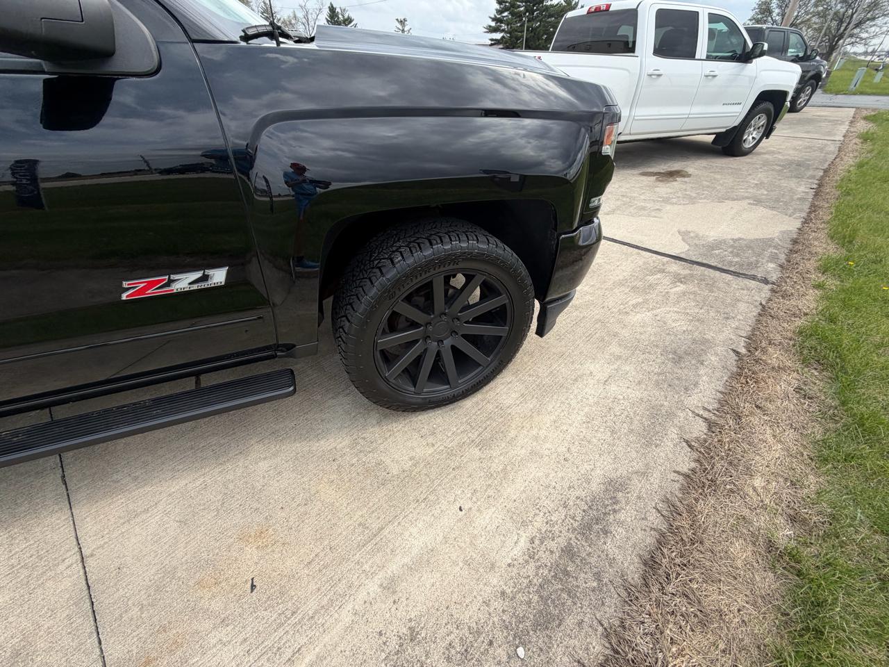 Chevrolet Silverado 1500 4WD Crew Cab 143.5" LTZ w/2LZ 2017