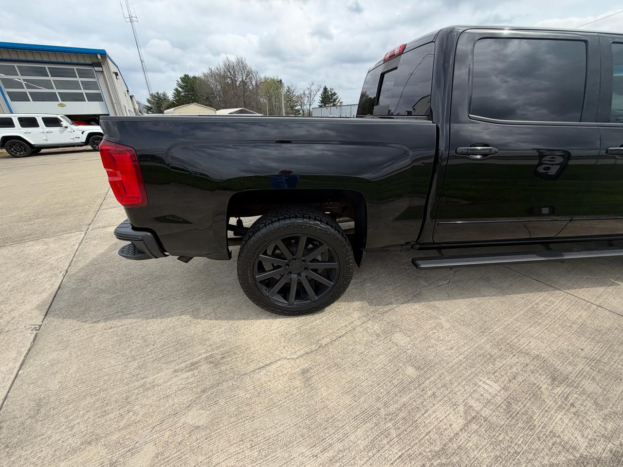 Chevrolet Silverado 1500 4WD Crew Cab 143.5" LTZ w/2LZ 2017