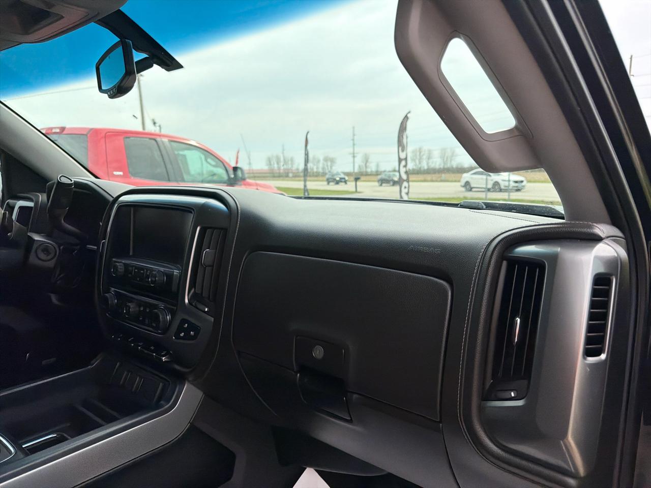 Chevrolet Silverado 1500 4WD Crew Cab 143.5" LTZ w/2LZ 2017