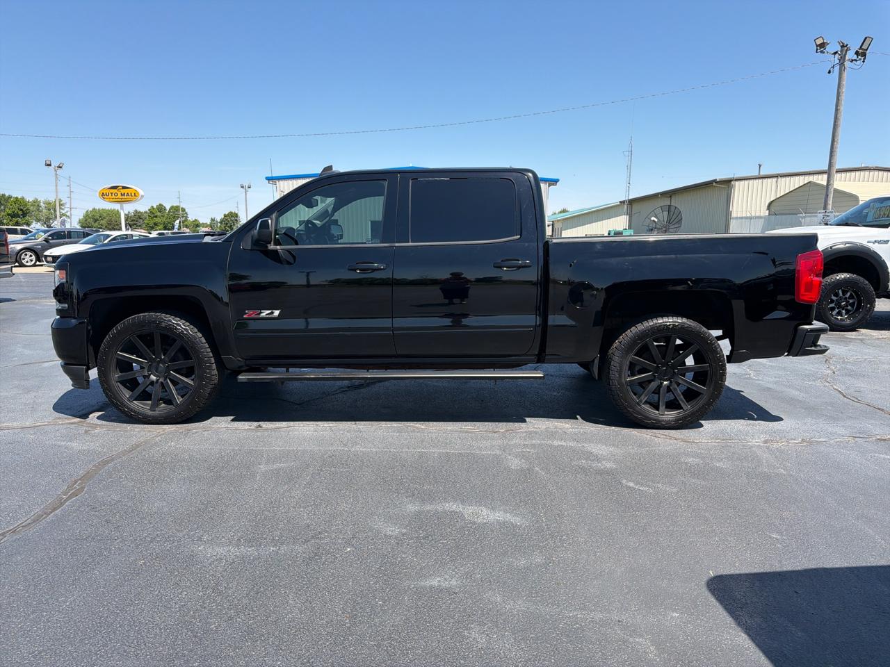 Chevrolet Silverado 1500 4WD Crew Cab 143.5" LTZ w/2LZ 2017