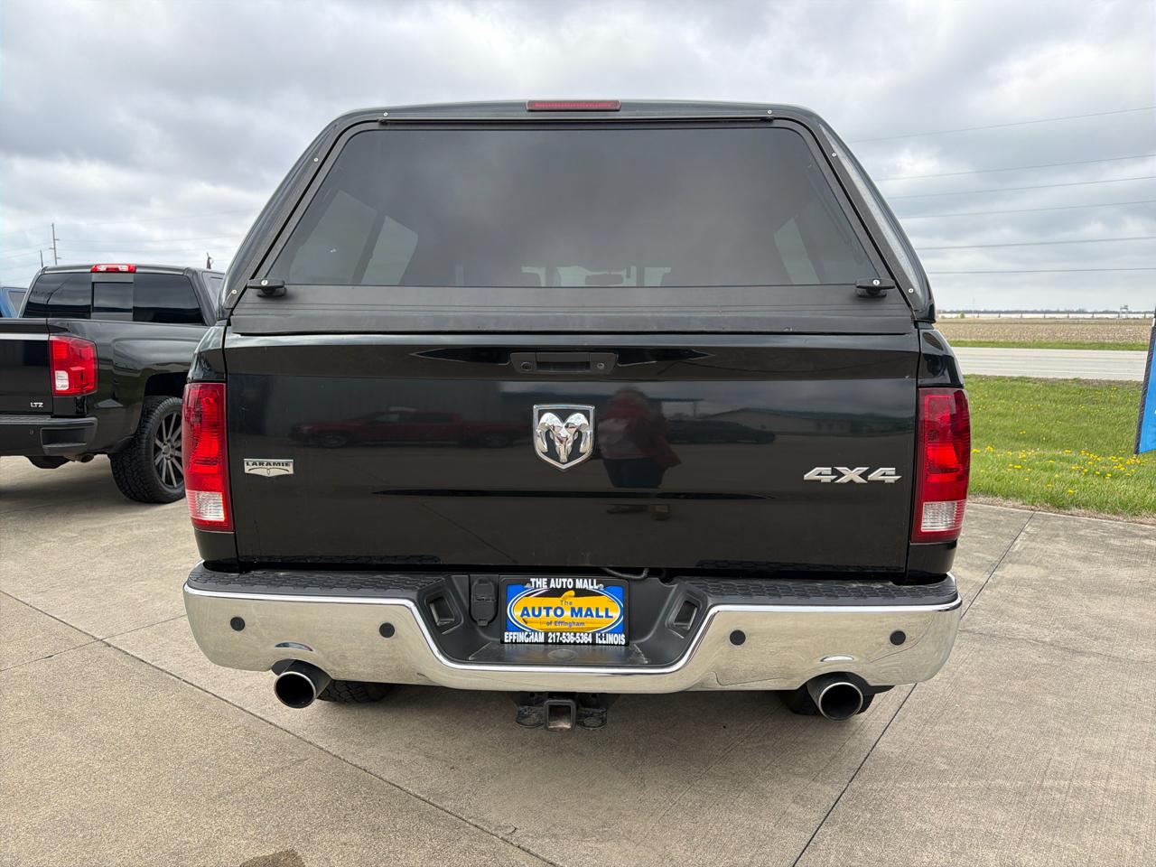 RAM 1500 4WD Crew Cab 140.5" Laramie 2011