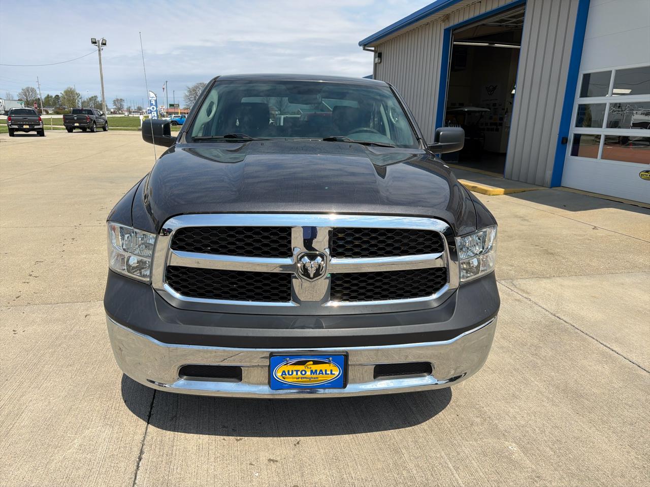 RAM 1500 4WD Crew Cab 140.5" Tradesman 2016