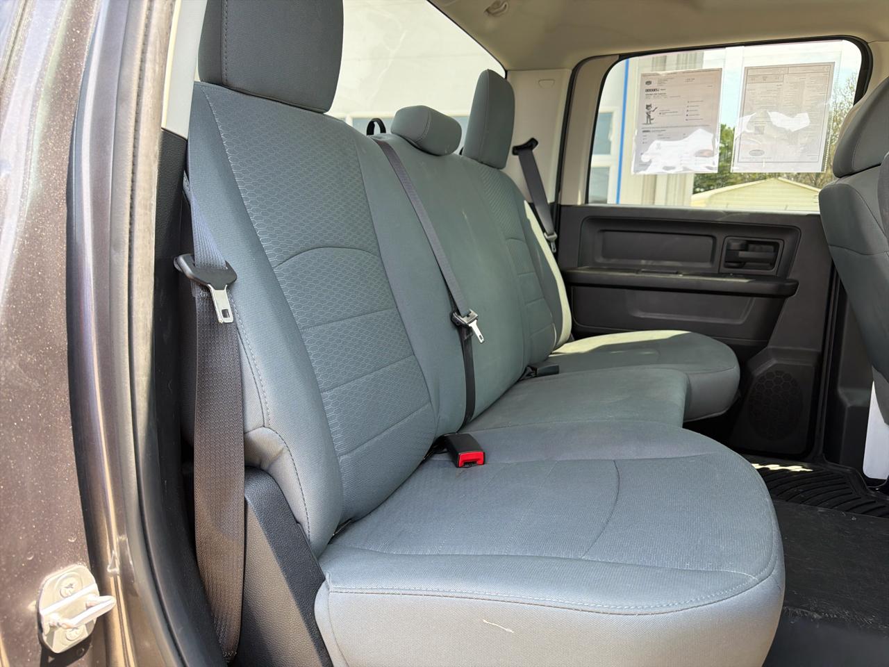 RAM 1500 4WD Crew Cab 140.5" Tradesman 2016